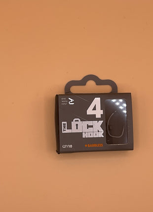 OMC lock hook size 4 barbless by Billing Tackle
