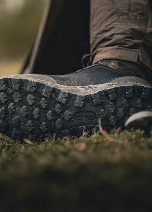 Korda Drykore Trainer - Dark Camo by Billing Tackle