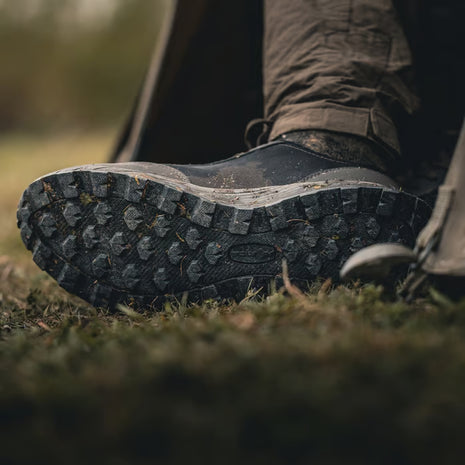 Korda Drykore Trainer - Dark Camo by Billing Tackle